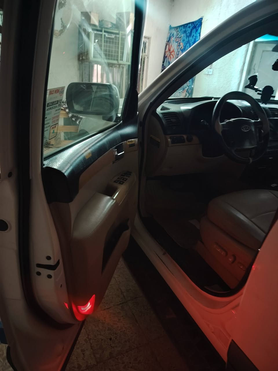 كيا مهافي ١٢
رقم بغداد نكليزي باسمي 
مكاني كربلاء
***********
السعر ١٥٥ وبيه مجال
