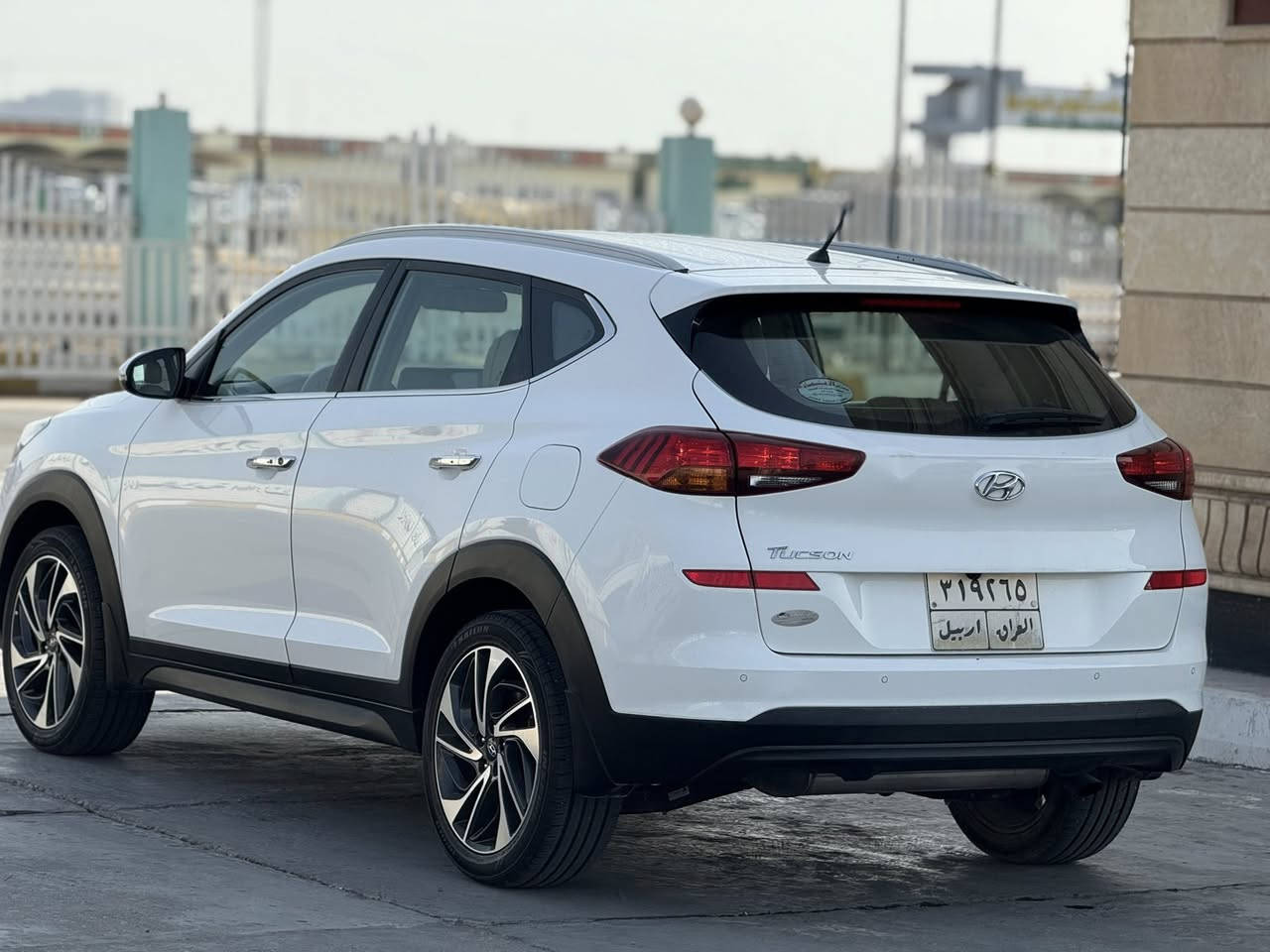 السلام عليكم
توسان 2020 خليجي رقم اربيل منتهية باسم شركة
كفاله عامه من كلشي
لا شخوط ولا طخات و لا بارد كفاله حتى الدعاميات
ماشية 62 الف كيلو حقيقي
حداديه و تبريد وتخم تاير بلكارتون
السياره جديده وعلى ايد وحده ماخذهة زيرو
فول مواصفات 1/1 عدى البانوراما
السعر 190 وبيها مجال بسيط للشراي 
للاستفسار *********** 
مكاني بصرة شارع الوفود دويد
