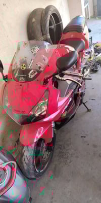 شباب للبيع cbr954 دراجه اول فتحه اله وفقط خانه وحده مكصوصه سايز ١٠ درا...