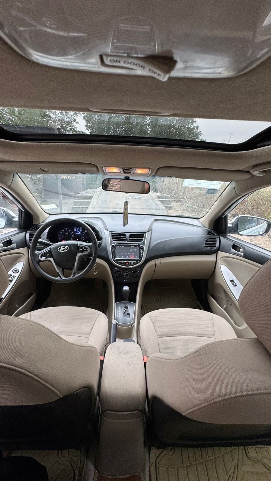 هونداي اكسنت 2016 خليجي 
كفاله عامه 
مكينه 1600 
مكينه كير حداده تبريد كفاله 
شاشه 
اشاير بل مري 
فتحه 
مواصفات الاكسنت معروفه 
كير دبل قطره مرغوب 
