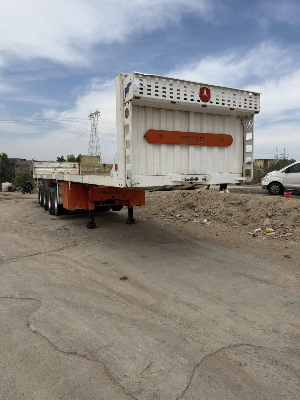 عربانه حداد الجرف
شاصي 16 دناكير 14 طول 13
تخم تاير تايلندي 
السعر 150 
مكانها البصره_القرنه 
للاتصال ***********
