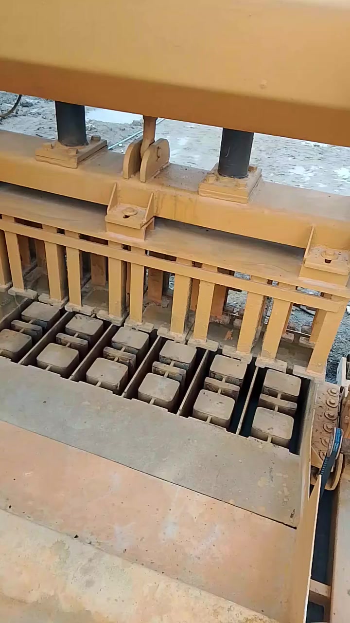 كابسة بلوك ايرانيه
ظقط هدروليك كله جديد
قالب تفصال الكوت
قياس البلوك 40طول رتفاع20
عدد المكاين 2
التواصل ***********
