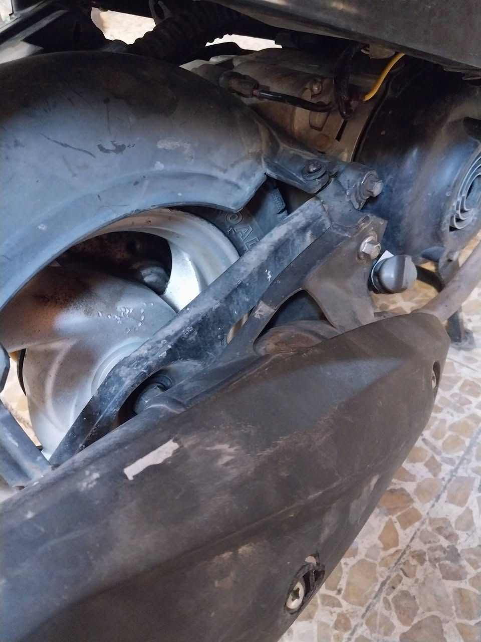 دراجه اكزز محرك ناعم شلعه ومعدل كهربائيات كله شغاله سلف وهندر تشتغله دبلات جدد السعر ٥٥٠ مكاني حريه رقمي ***********
