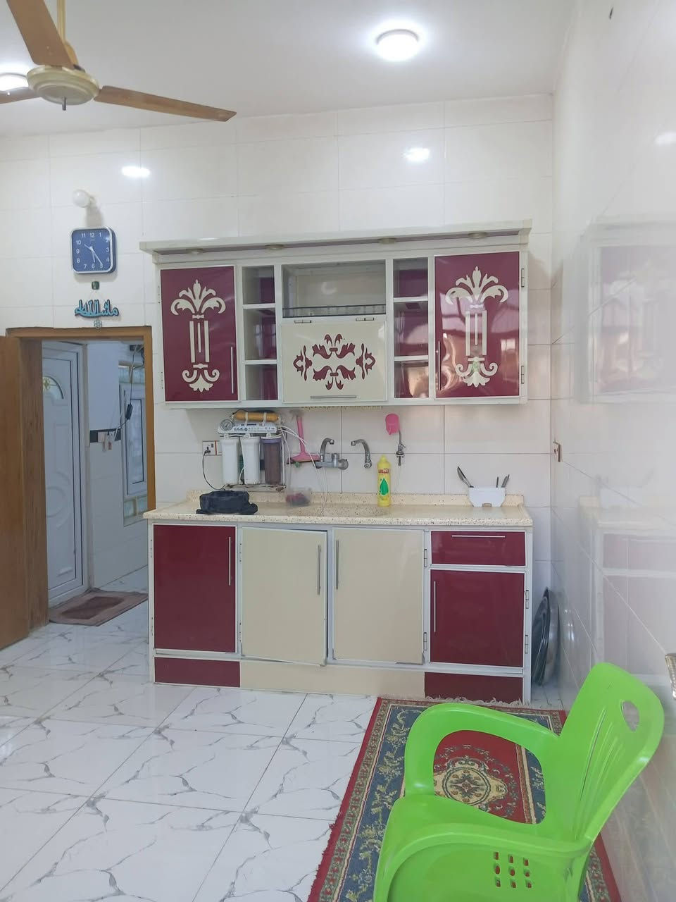 بيت للبيع بناء حديث المساحه 200م طابوك صب كونكريت مجاري كامله ع شارعين يحتوي على غرفتين وصاله واستقبال وصحيات خارجيه وداخليه ومطبخ ومرقم بلديه ويوجد اقرار محكمه الموقع قريه الحسن قريب للشارع العام السعر 82 مليون وقابل للتفاوض للاستفسار مراسله الصفحه او مراجعه مكتب التعارف مقابل رشيد العامري او الأتصال ع الرقم ***********
