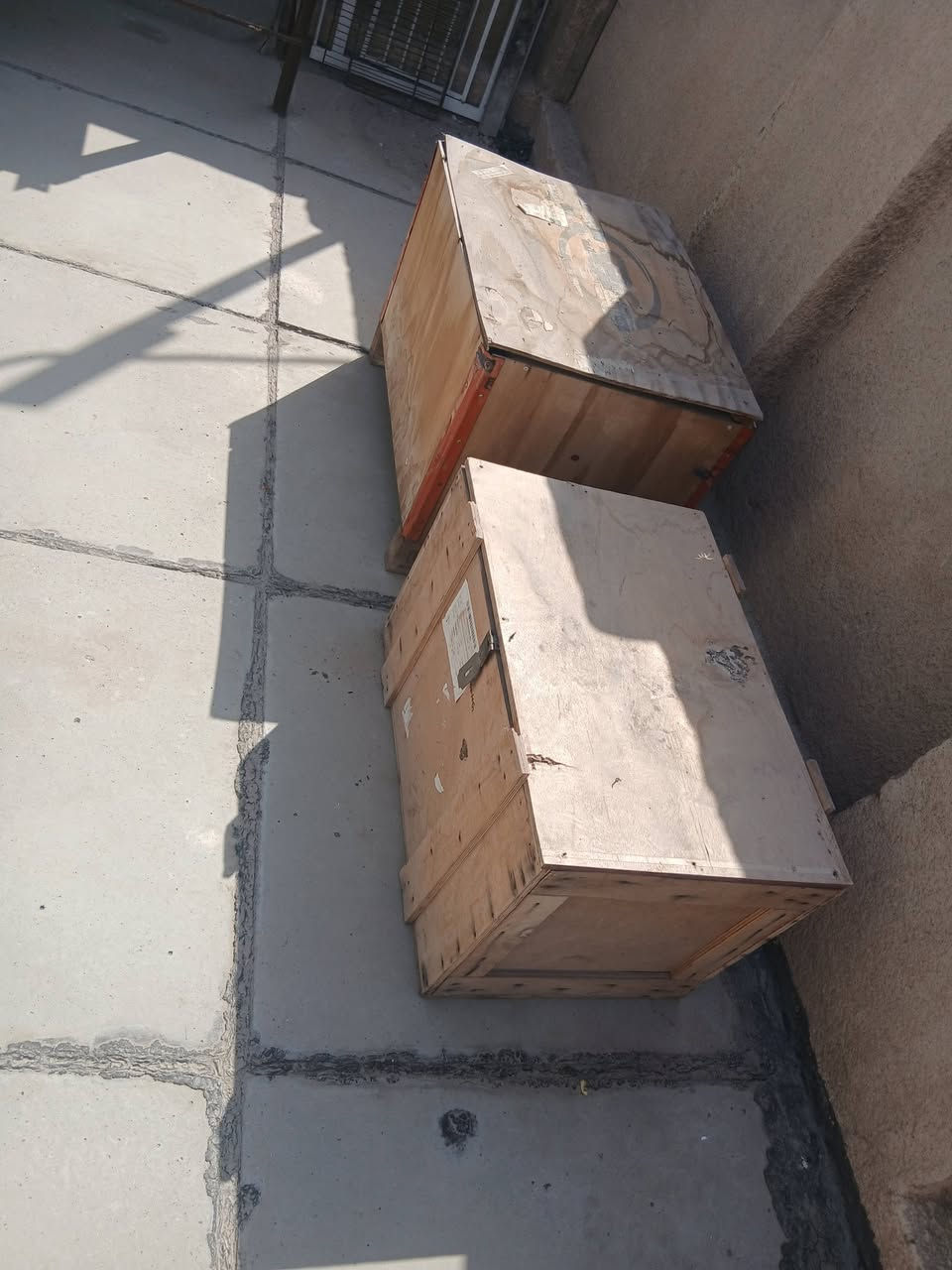 سلام عليكم ٣ بوكسات للبيع كلهن ب٣٠ الف مكاني بلديات ***********
