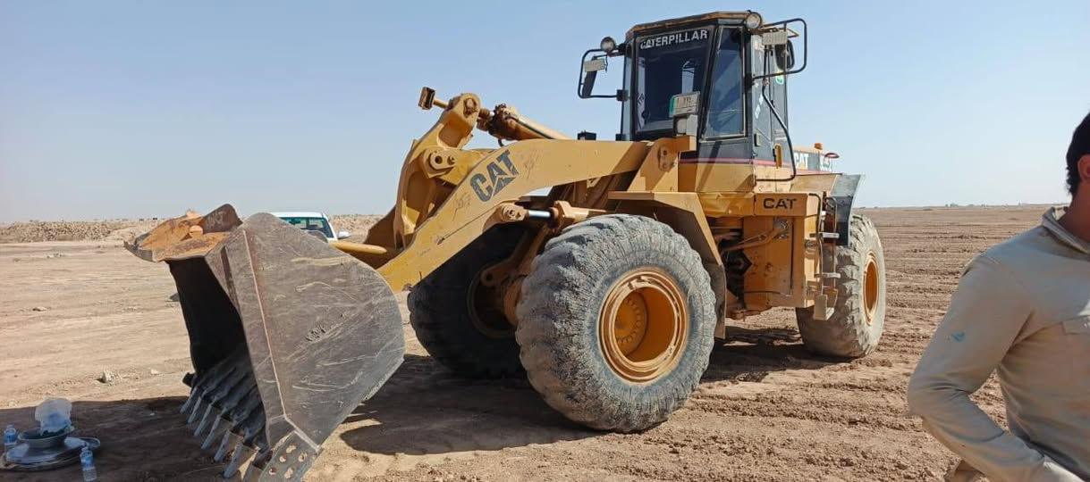 شفل كتر للبيع موديل 96رقم مثنه لل29 محرك كمنز 24ولف امريكي مو صيني مكفول عفاله عامه  تبريد ثلج المكان كركوك للستفسار ***********
