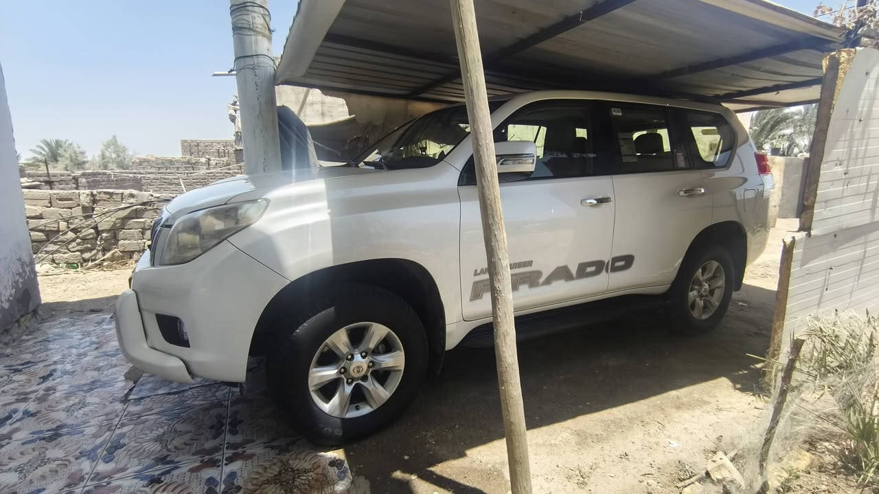 السلام عليكم تيوتا برادو 4000cc V6 2013  TX-L 
كفالة عامه النضافه 99.7 رقم بصرة بسم الوالد 
تحويل ثاني يوم السياره جاهزه من كلشي تبريد 3 قطع 
ما مخلي شي نقص بيه السعر 280 وقابل للتفاوض 
 التفاصيل اكثر انتصل على *********** ابو محمد مكان السماوه قضاء الخضر
