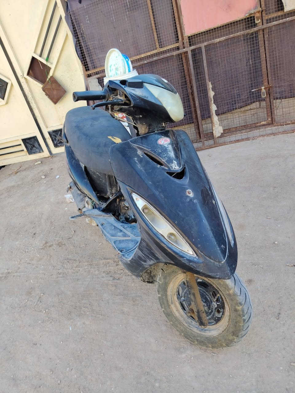 سلام عليكم كامكو جي فور للبيع  مكينه ناعمه فول تخبل عوزه كفرات وكلجات ودراجه فول سعره 300 وبيها مجال رقمي وبي وتساب ***********
