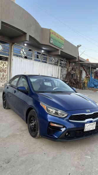 سلام عليكم للبيع فورتي 2021 (معوقين معوقين ) 
سنه 27 وكاله من صاحب السياره اصلي  
 موصفاته معروفه تحديد مسار رادار تحكم ستيرن 
تتفئه وتبريد ثلج ❄️ 
الجملغ سايق مبدل ومصبوغ والبنيد هم مصبوغ 
حادث واضح بدون دواخل  
  كير 3 سرعات  بلادي
دوشمه عام تايرات جدد   
الباب السايق فقط بارد بلعراق 
العنوان بغداد المعامل العماري ***********
سعر 133 بيه مجال بصيط
