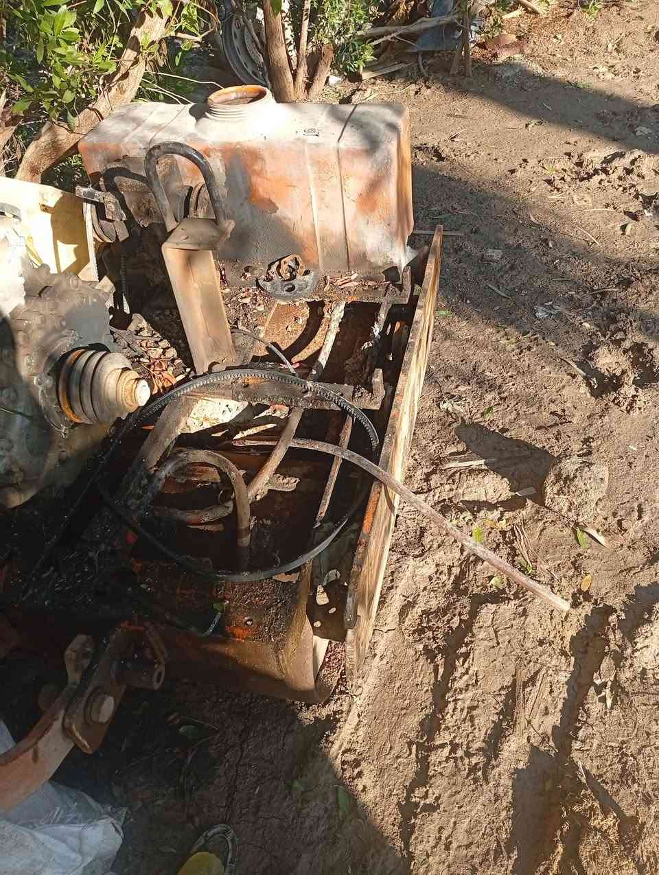 للبيع شاصي +مضخه هدروليك نص عمر من تحمه تأخر بل شغل 
الشاصي مثل ماموضح رولات انضاف دشالي جدد شرط الهزاز بيه براغي سايفه جها وحده 
السعر قيم وأخذ بما. يرضي الله مكاني سماوه ***********
