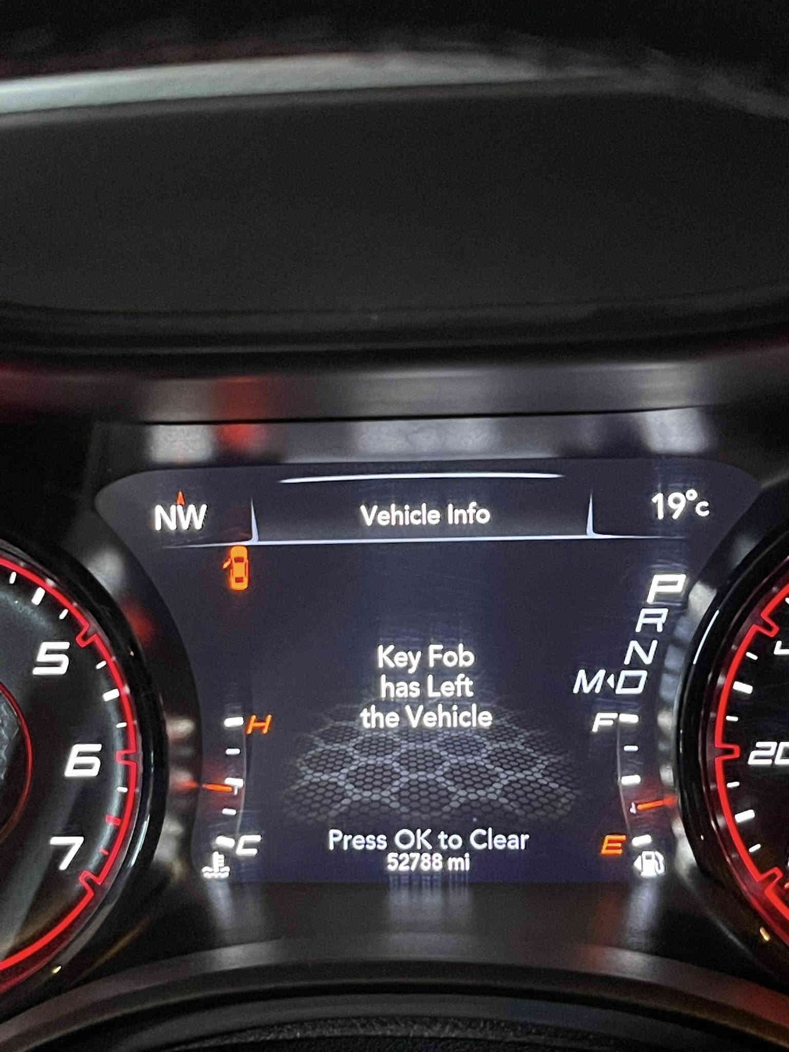 دوج جارجر 2022  
مواصفات 
SXT Blak top
شاشه 
ماشي 50 mil
تو ويل 
كشنات كهربايي
لايتات ليد بلادي 
سياره  مكفول حتا دعاميان بشرط
بيها بس بابين بدله بلادي بدون سبغ نفسل رقم بدون داخل بدون ارباك سياره جديده 
سعر 230$
0750 441 28 31 
0750 082 95 31 
عندي واتساپ
