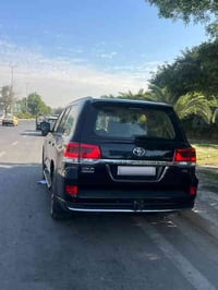 لاندكروزر للبيع موديل ١٩ بريم مكفوله كفاله عامه رقم بغداد بسمي بيه بار...