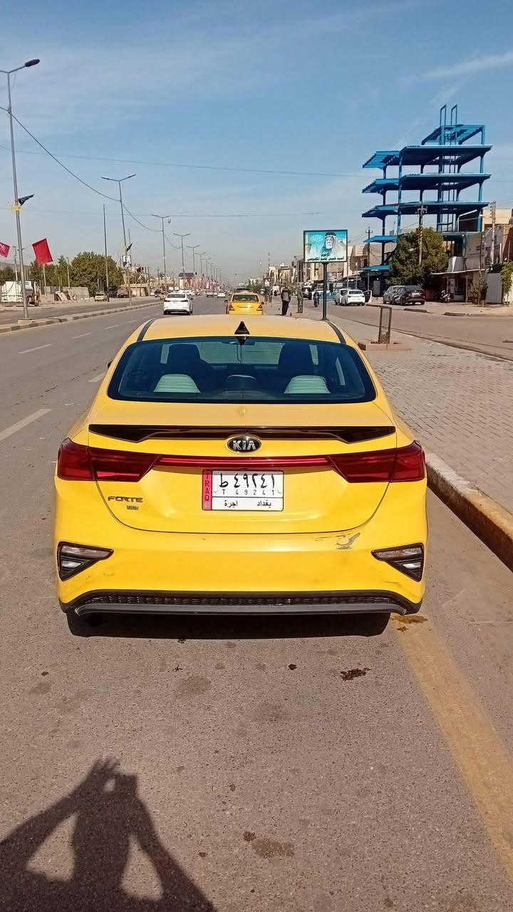 السلام عليكم فورتي ١٩للبيع سيارة بدون حادث السيارة غراق بدون نسبه تخم تاير جديد دوشمه عام جديد السعر ١٢٥ ***********
