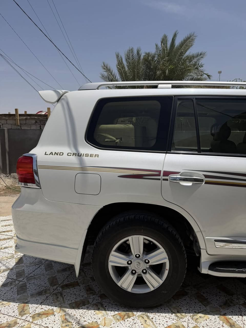 لاندكروز GXR موديل2013 بريميه 6V رقم بغداد دولي  دعاميات صبغ  باقي كفاله عامه من كلشي حداديه شرط نعومه فول تخم تاير جديد سياره جديده كلش داخل نضيف كلش عنوان بابل الهاتف ***********. 
المواصفات 
فور ويل 
فتحة سقف
ثلاجه 
تبريد 3 قطع 
تبريد مركزي خلفي 
8 ايرباك 
طفايه
لايت زنون 
زراك لايت
مري شفط 
اشاير بل مري
داخل جلد
كشن كهرباء 3دكم
تحكم بلايت
شاشه مال24
كشاف زنون
مانع انزلاق
نضام تغريز
كامرات خلفيه اماميه
حساسات خلفيه
حساسات اماميه جانبيه
وبعد بيه هواي مواصفات
المسافه المقطوعه 170
السياره بأسمي
