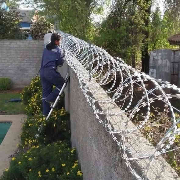 السلام عليكم 
🔻عن عمل ونصب جميع انواع اسيجة الBRC ⁦⛏️⁩
🔻وعن عمل جميع انواع الاسيجة العشبية الجميلة 🍀🍀
🔻سعر المتر من 6الف 💸الى 10الف 💸حسب الطلب وحسب نوع السيم ⁦⚒️⁩
🔻يوجد كادر مختص بالعمل 💪
🔻نعمل في كافة محافظات العراق 🚛⁦🚛
🔻للطلب او الاستفسار قم بمراسلة الصفحه او اتصل على الأرقام 
***********
