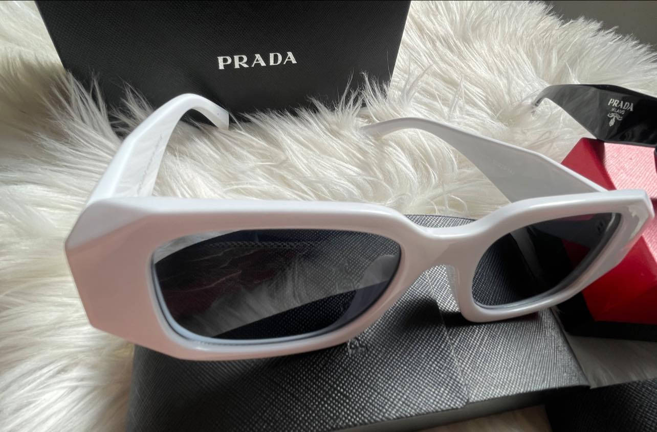 برادا.  رهيبة تصميم جدا عصري رجالي نسائي 
قطع مو بسهولة تتوفر مميزة جدا 
متوفرة ب لون الاسود والابيض الختومات البيها هي تسولف 
🫶❤️😍
ترهم للكبلز سعر القطعه مع البكج ب15الف فقط 
يتوفر توصيل لكل المحافظات


**إذا كنت صاحب هذا الإعلان وتريد حذفه لأي سبب، رجاءا أرسل رسالة إلى الدعم الفني**