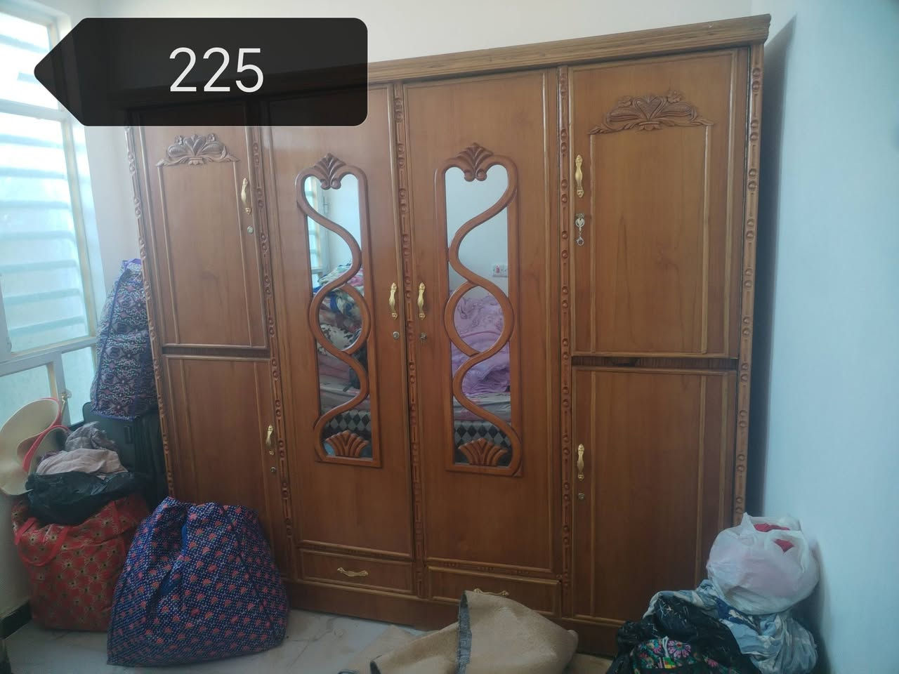 السلام عليكم للبيع ثلاجه 150 مجمده 150 كنتور 125 مكاني بغداد نهاية الشرطه الخامسه منطقه سويب للاستفسار *********** علما شغالات وبدون تصليح
