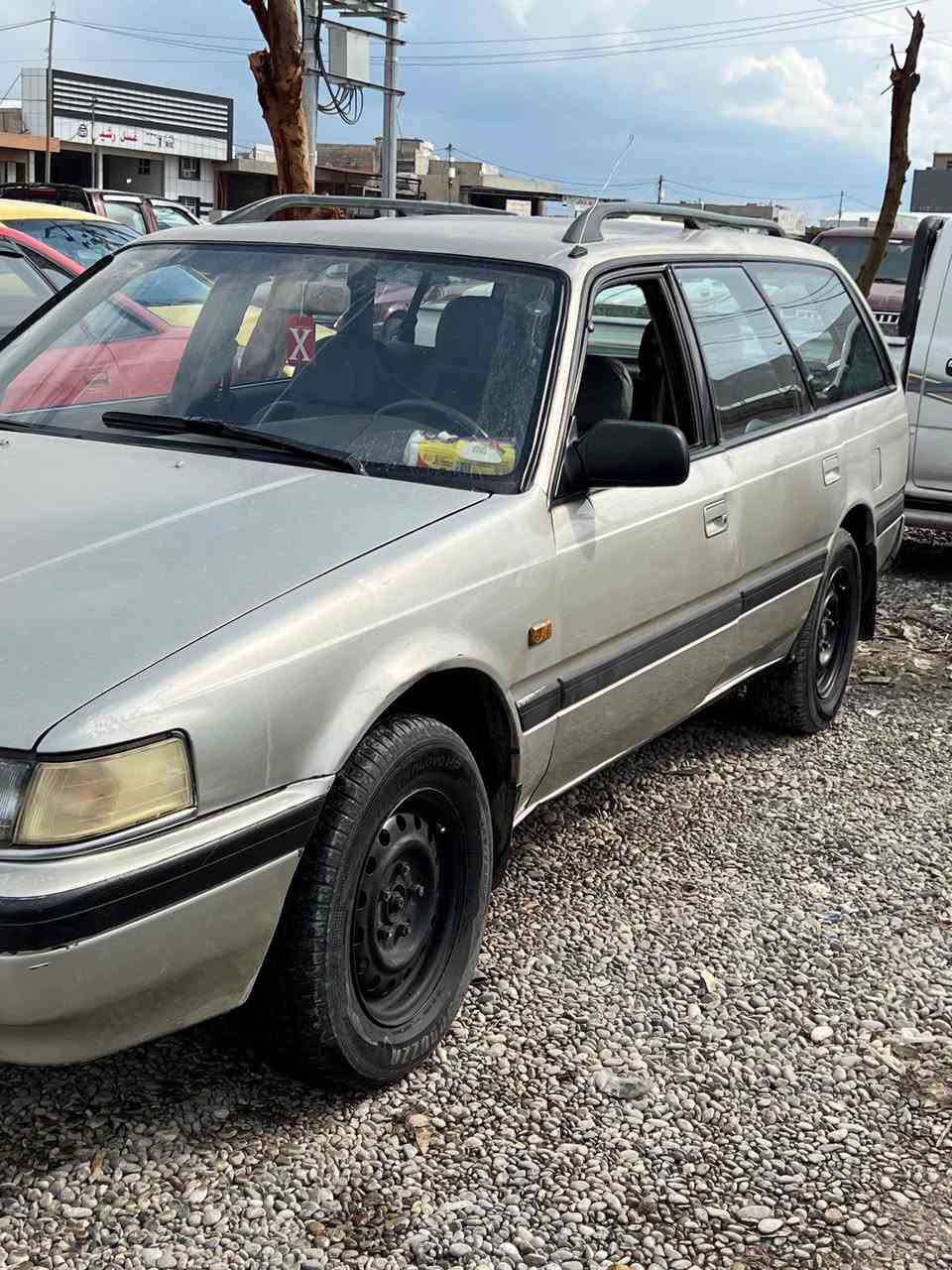 للبيع مازدا 626 سياره نضيف و حلوه سياره بيه قطعتين صبغ و بيه طخه خفيف من كدام صفحت النفر محرك 12 بخ كير محرك طخم امامي خلفي جديد طخم تايرات جديد شادو قبل اسبوع سنويه اخضر شرط التحويل  مكان السياره بعشيقة الاستفسارات ***********//***********
