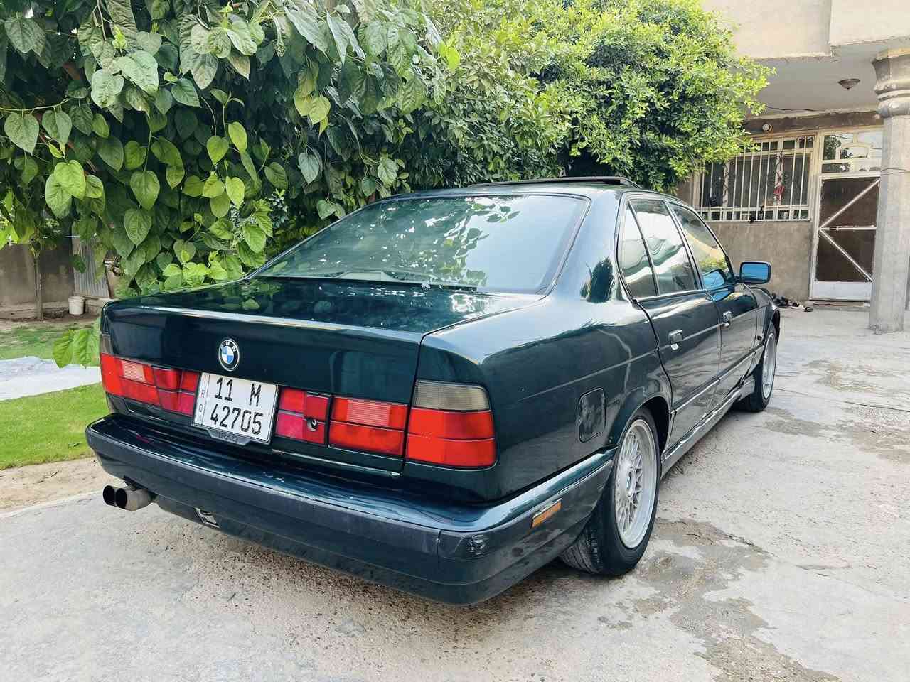 .
525 مسكر عدل بطناش ومعدل فول 
للبيع فقط بدون مراوس 
525 مسكر عدل اصل بليته وسنويه موديل 91 رقم بغداد الدولي تحويل وهزه جديده  مكفوله من الضربه والگص والخياس مصبوغه من الخارج جماليه فقط لون زيتوني فاتح 
السياره جاهزه و مابيها برغي نقص وترايها مال حديث 
الگير والمحرك كفاله بشرط وبرغي ممفتوح بيهن 
الحداديه كلها جديده من الطول للطول اسفنجه 
منظومة تبريد جديده وبشرط مجمده بعز الضهر 
الكهربائيات كلها شغاله وبلاد 
الحماوه تحت النص ثابته صيف وشتاء 
المواصفات فوول 
فتحه سلايت 
بچم عريض 
لايت زينون و سوارات اصلي 
ستيرن تحكم صاج بلاد 
كشنات فول كهرباء وجلد بلادي 
صاج ملكي 
اربعة جام كهربائي 
سستم صوت دمام اصلي مضخم 
مسجل لمس فول اتصال 
سنتر لوك وسويج ريمونت 
ويل كب خليه 16 اصلي 
الغرفه بيجي جلد بلاديه 
السعر مناسب علق وسوف يتم الرد 
العنوان بابل مركز المدينه 
*********** صاحب السياره
