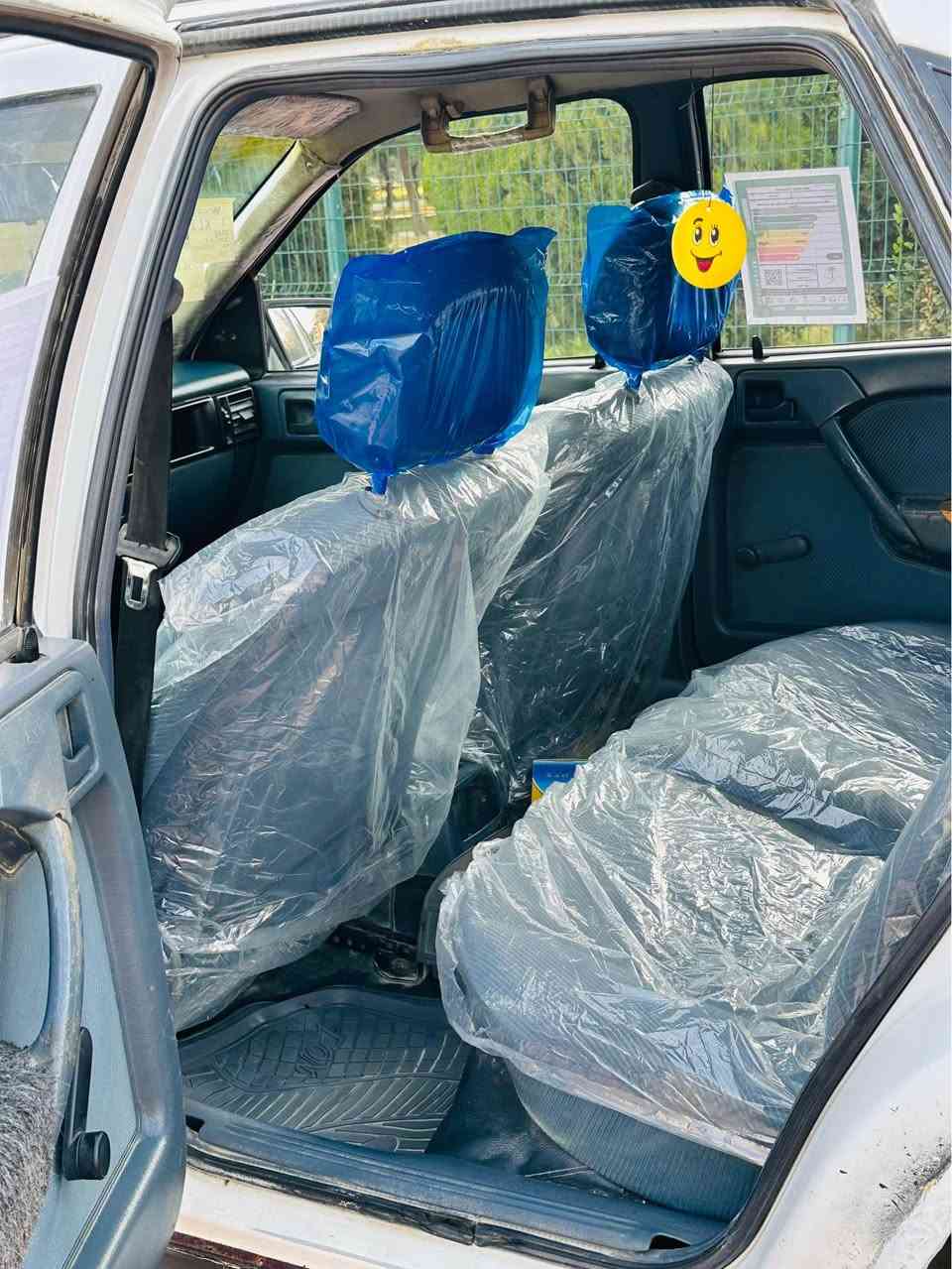 بەناوی خوای گەورە ماشاالله لە ماڵی هەموو لایەک …
ڤیکترا مۆدیل ١٩٩٠ گێڕعادی 
بێ بۆیاغ بێ لێدران  پشت و پێشی لێدرانی نییە ..
سلایتە سەیارەکە ماشاالله زۆر جوانە کامل جوانکاری و کەمالیاتی ڵۆ کرایە …
گێڕ و مەکینەی بەشەرت گەرمی بەشەرت  کارەبایی کامل مەزبووت نەقسی نیە ..
پشت و پێشی چرکەی نیە بەشەرت دەشبول و بەرە دەرگەی لۆک…
بەناو کردن و وەکالەی بەشەرت سەنەوی بەسەرچووە ٢٧٠.٠٠٠ غرامەی لەسەرە 
بەناوی خۆمە  
*********** شوێن. هەولێر أربيل, العراق
