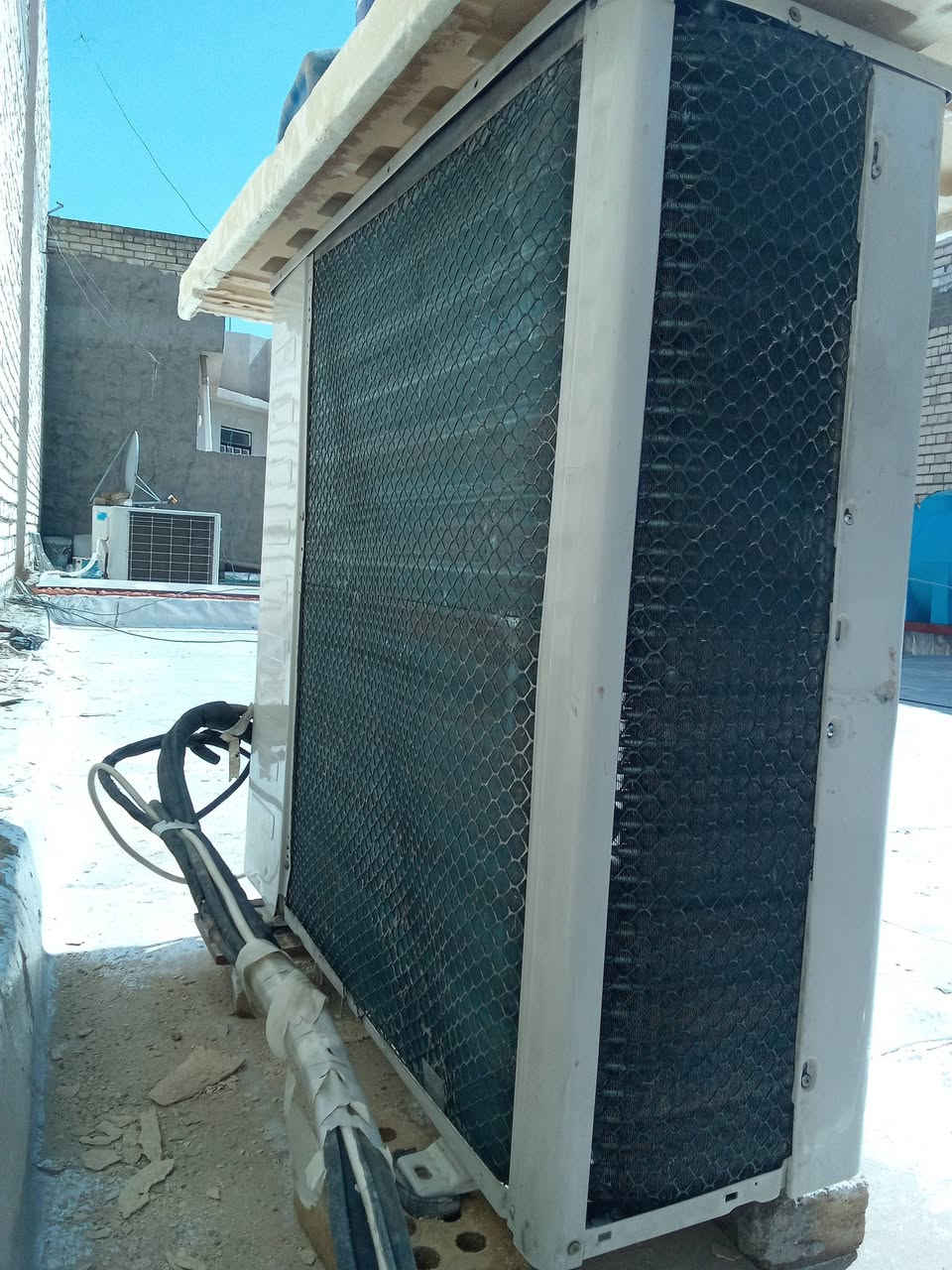 السلام عليكم خارجيه فقط ميديا 3 طن سعره 350 
الاعظميه الكريعات *********** واتساب
