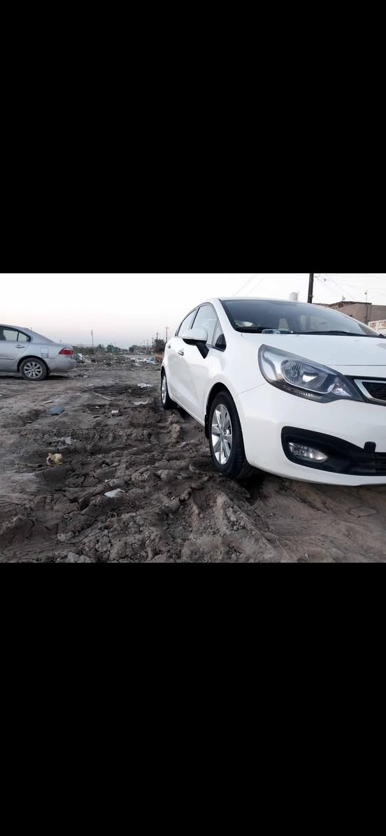 الئ عشاق كيا ريو الكارتون موديل ١٣ حره مشروع وطني رقم ذي قار سنويه ٢٠٢٨ هزه جديده كفاله عامه من الضربه والتبديل والصبغ والفتح ومكفوله شرط اولئ بالنظافة حته الدعاميات اكفلهن من التصليح والصبغ سبير الشركه مانازل ماشيه 150 محرك ١٦٠٠ قطرتين المرغوب مكفول كير اوتو + عادي مريات شفط اشاير بالمري تحكم استيرن جهتين ويل كب عدد٥ تبريد تدفئه جام كهربائي اربعه دواخل عسلي غرفتها بالكارتون  مكان السياره الشطره للإستفسا  اخوان بس الي يدور سياره جديده كلش يتصل ***********
