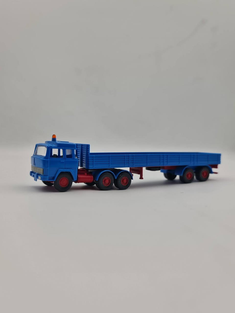 WIKING
1/87
50 الف مع التوصيل
https://turu.store
يوجد توصيل لجميع محافظات العراق


**إذا كنت صاحب هذا الإعلان وتريد حذفه لأي سبب، رجاءا أرسل رسالة إلى الدعم الفني**