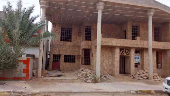 هيكل للبيع طابو صرف في الوسطى قرب دار صلاح الفتيح / قضاء حديثة / الانبار 

المساحة الكلية / ٣٠٠ م

كما موضح بالصور ادناه 

المحتويات :-

الطابق الاول /

كلدور 

ديوان 

هول 

مطبخ حار + بارد 

غرفة نوم 

صحيات داخلية 

الطابق الثاني /

( ٣ ) غرف نوم 

صحيات 

* الواجهة حجر نحيت 

* مسطر جص

السعر / ٧٥ مليون و بيها مجال للتفاوض 

مكتب ابو احمد الحديثي للعقار 

عنوان المكتب / الانبار / قضاء حديثة / سوق الحي العسكري الرئيسي / قرب اسواق ابو حسين للغذائية 

استاذ هشام        ***********

                         ***********
