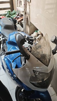 bmw k1200s للبيع 2008 الدراجه كلشي ما ناقصها غير كلتشات وتبديل باتري  ...