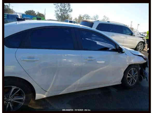 أللهم صلى على محمد وآل محمد 🧿
تم شراء سياره الان من مواقع التأمين ألف مبروك لصاحب السياره تستاهل كل خير بالتوفيق ان شاء الله 🌹
نوع السياره 2024 KIA FORTE  
ضرر موضح بالصور 
استيراد ع كتاب ذؤي الشهداء معفيه من رسوم كمرك ورسوم رقم 🙏 
مكتب حيدر الحسناوي لتجارة السيارات الامريكيه والكنديه عنوان بابل قضاء الكفل مجاور دائرة أحوال الكفل مقابل صيدليه الشهد 🌹 
*********** وات ساب 🇮🇶
