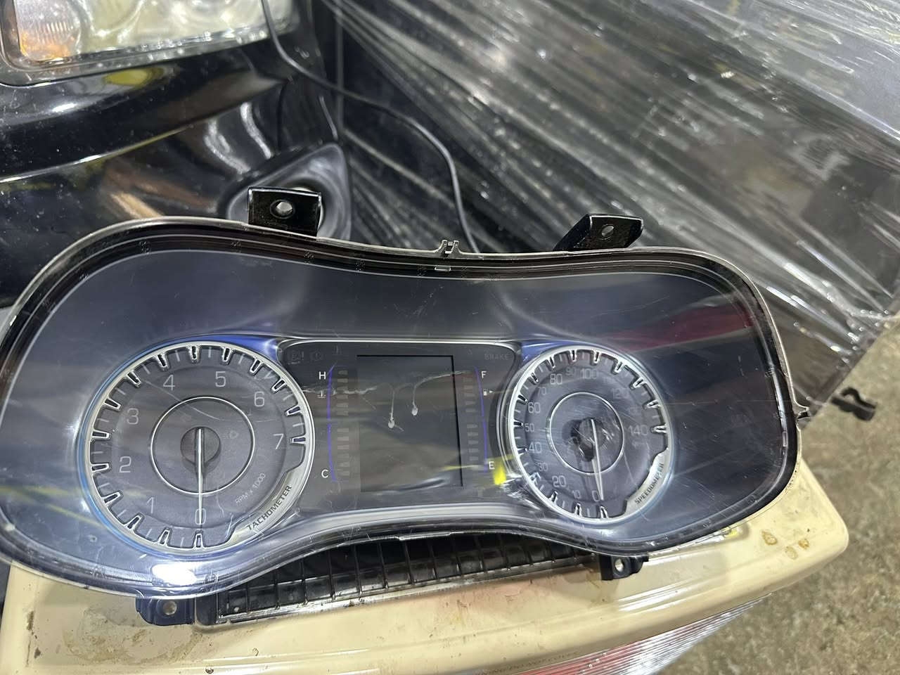 ياللة سلام عليكم تم وصول 
دبلات امامي خلفي سي 200 /2015/2017 
دسكات امامي خلفي /2015/2017 
بك لايت ثابت + متحرك 
كيجات موس + تحكمات 
محركات + كيرات 
كبسولة ايرباك دركه 
العنوان بغداد ساحت الطيران ثاني فرع يسارآ داخل كراج المسعودي 
متوفر توصيل جميع المحافظات 
*********** / عبداللة جمال
