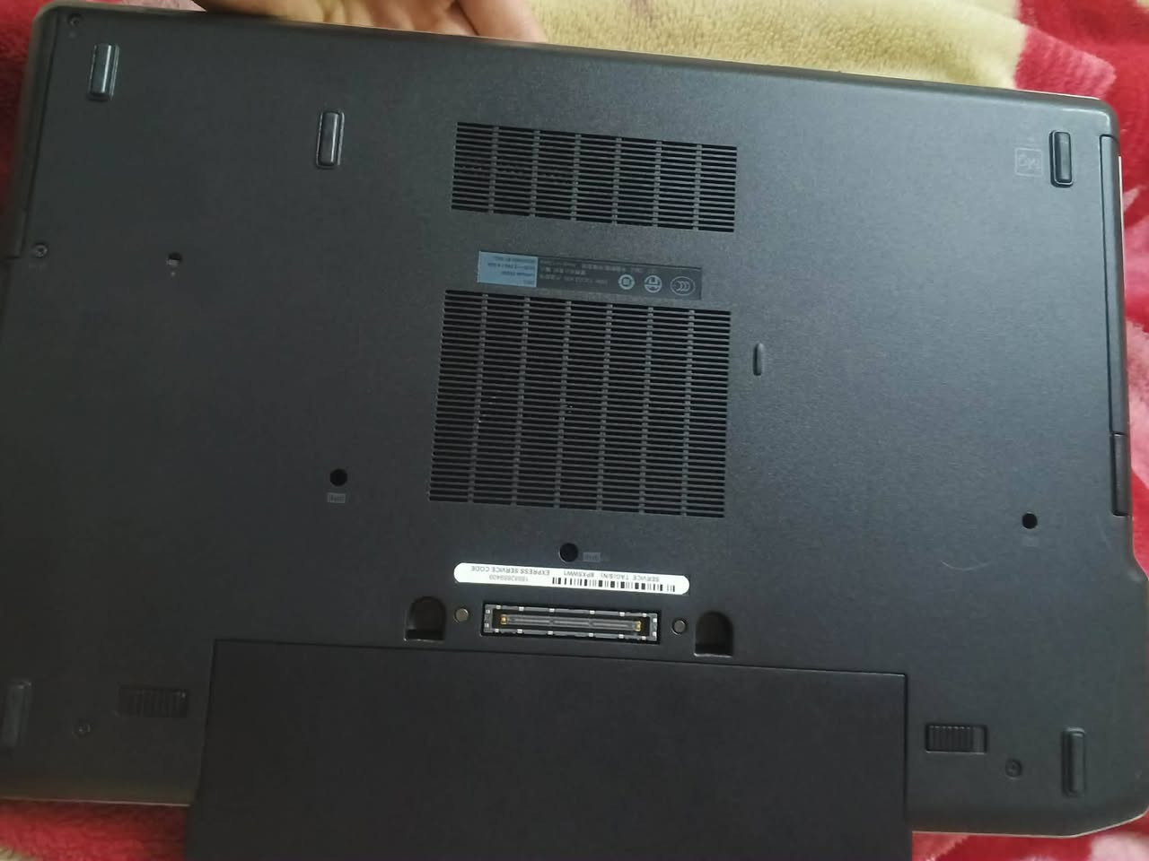 Dell latitude E6530 اسم الموديل
معالج car من الجيل ثالث

هارد 500 Add

-

الذاكرة العشوائية للرام 8 كيكا

شاشة 15.6 انج.

کامره

وایفای

cd + DVD مدخل

منفذ lan

منفذ HDMI
                                                  اللابتوب مناسب لاعمال الاتوكاد والبحوث والطباعة

والتصفح وبرامج الكاشير والمحاسبة

منصب بنظام وندوز 10 وبرامج الاوفس كاملة

والمتصفحات واليوتيوب وباقي البرامج الخدمية.

وبعض الالعاب 
هاي تفاصيلها  سعرها خاص


**إذا كنت صاحب هذا الإعلان وتريد حذفه لأي سبب، رجاءا أرسل رسالة إلى الدعم الفني**
