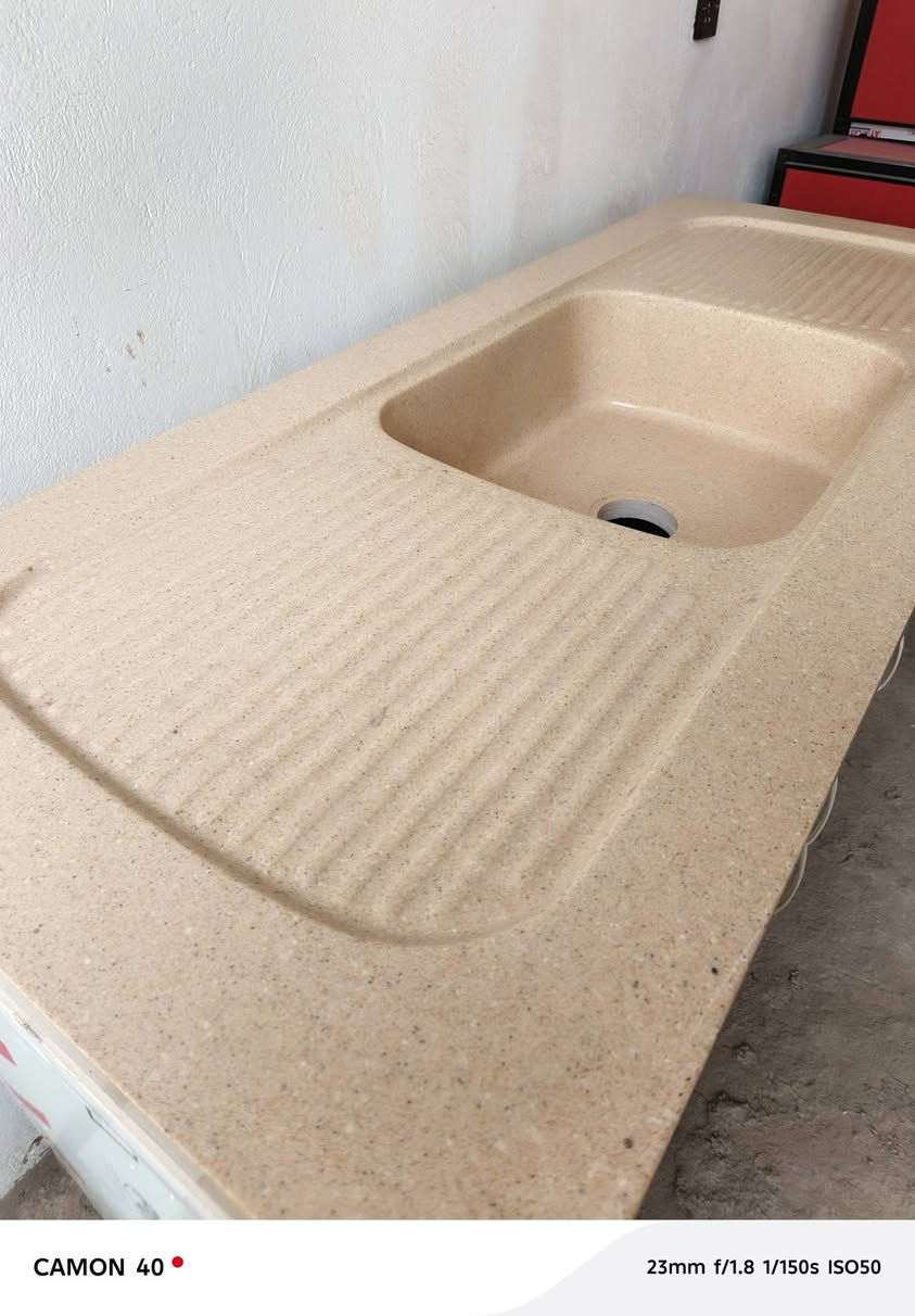 سنك  كرانيت طبيعي  متر ونص ١٥٠ حي الرئاسة ***********
