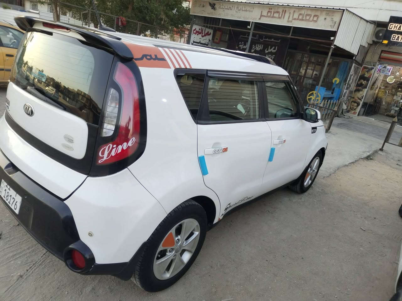 السلام عليكم صول 2016 بسمي حادثها خفيف سعر ٩٨ محرك وكير جدد ماشيه 83 دخل جديد 
تبريد ثلج تدفئ شغاله
حداديه امامي خلفي جديد تخم تاير جديد كهربيات كولها شغاله تريها خير من الله هزه جديد سنويه 2029 مشروع وطني مكاني بغداد الزعفرانيه ***********
