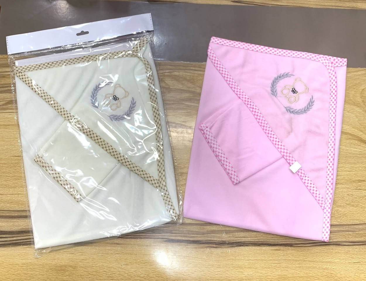 🎁 خيار جميل للمواليد الجدد 🎁

برنص بيبي مع ليفة ناعمة، يجمع بين الجودة والأناقة والراحة، ليكون من أساسيات العناية بالمولود.

👶 متوفر الآن
✨ خامة ممتازة
🎀 ألوان وتصاميم مميزة
هيت الجمعيه شارع حامي حميد مجاور كوزمتك بودي شوب زورونا وكل لهلأ بيكم

يوجد توصيل داخل وخارج الانبار 

إيهاب لملابس الأطفال وحديثي الولادة
📞 ***********
