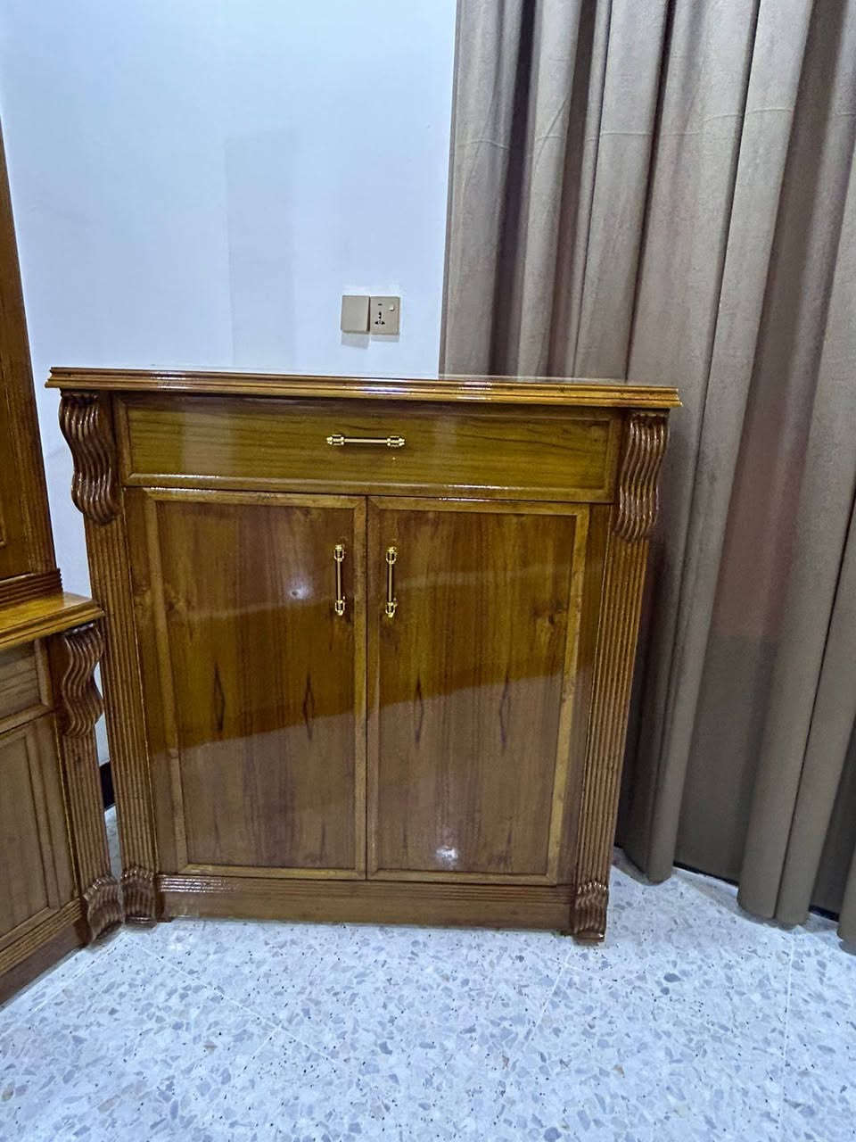 معمل نجارة الايهم 
تم تسليم طلب احد الزبائن في المدائن
الى الاخ ابو وليد العكيلي 
غرفة نوم 6 باب ملحق مسرح
اكتاف 8 سنتيم زان ثقيل
لف الابواب والمجرات زان مصري
تاج الكنتور والميز والجرباية زان مصري ثقيل
داخل وخارج صاج الوجة 5 ملم صاج طبيعي
الداخل 4 ملم صاج طبيعي
خشب روسي مصفى
للستفسار مراسلة الصفحة او اتصال
***********
***********
عنوان بغداد بسماية مقابيل مستشفى الجامعة اللبناني
يوجد خدمة توصيل
