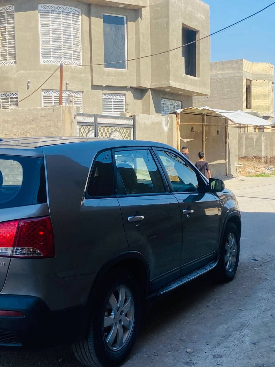 السلام عليكم للبيع سورنتو موديل 2012رقم بغداد أنكليزي سنويه 2030السياره جاهزه كير ومحرك كفاله تخم تاير جديد حداديه جديده وارد أمريكي داخله كلين بدون حادث بيها3 رش كلير اثر جراد محرك 2400دوش 
السعر 118وبيها مجال 
اللاستفسار ***********
مواصفات السيارة 
7راكب 
3قطع تبريد
شاشه
تحكم استيرن جهتين 
داخل لونين 
كشنات جلد
كشنات كهربائية 
أشاير بل مري 
مكان بابل
☝️☝️☝️☝️☝️
