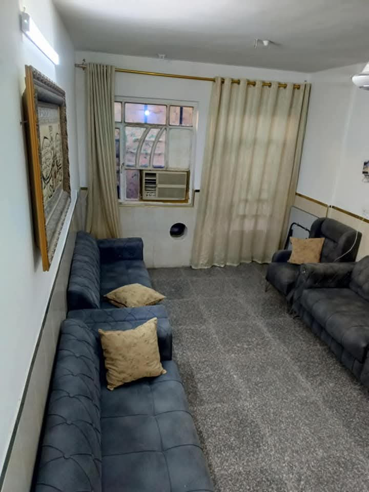 !!  دار للبيع بسعر مناسب  !!
موقع الدار بالبياع حي الشهداء خلف جامع الحسن العسكري م/٨٧٥ 
صنف العقار طابو زراعي صرف سند ٢٥
نوع البناء صب مسلح 
المساحة ١٠٠ متر 
أبعاد العقار ( واجهة ٥ /نزال ٢٠)
تفاصيل الطابق الاول ( استقبال ، صحيات خارجية ، مطبخ ، غرفة نوم ، صحيات داخلية)
الطابق الثاني (بيتونة ، سطحين  ) 
عدد المداخل ٢ مفصولات
الأرضية كرانيت جديد بالكامل 
النظافه ٩٠ % وجاهز للسكن 
السعر تفضلو علخاص بغداد, العراق


**إذا كنت صاحب هذا الإعلان وتريد حذفه لأي سبب، رجاءا أرسل رسالة إلى الدعم الفني**