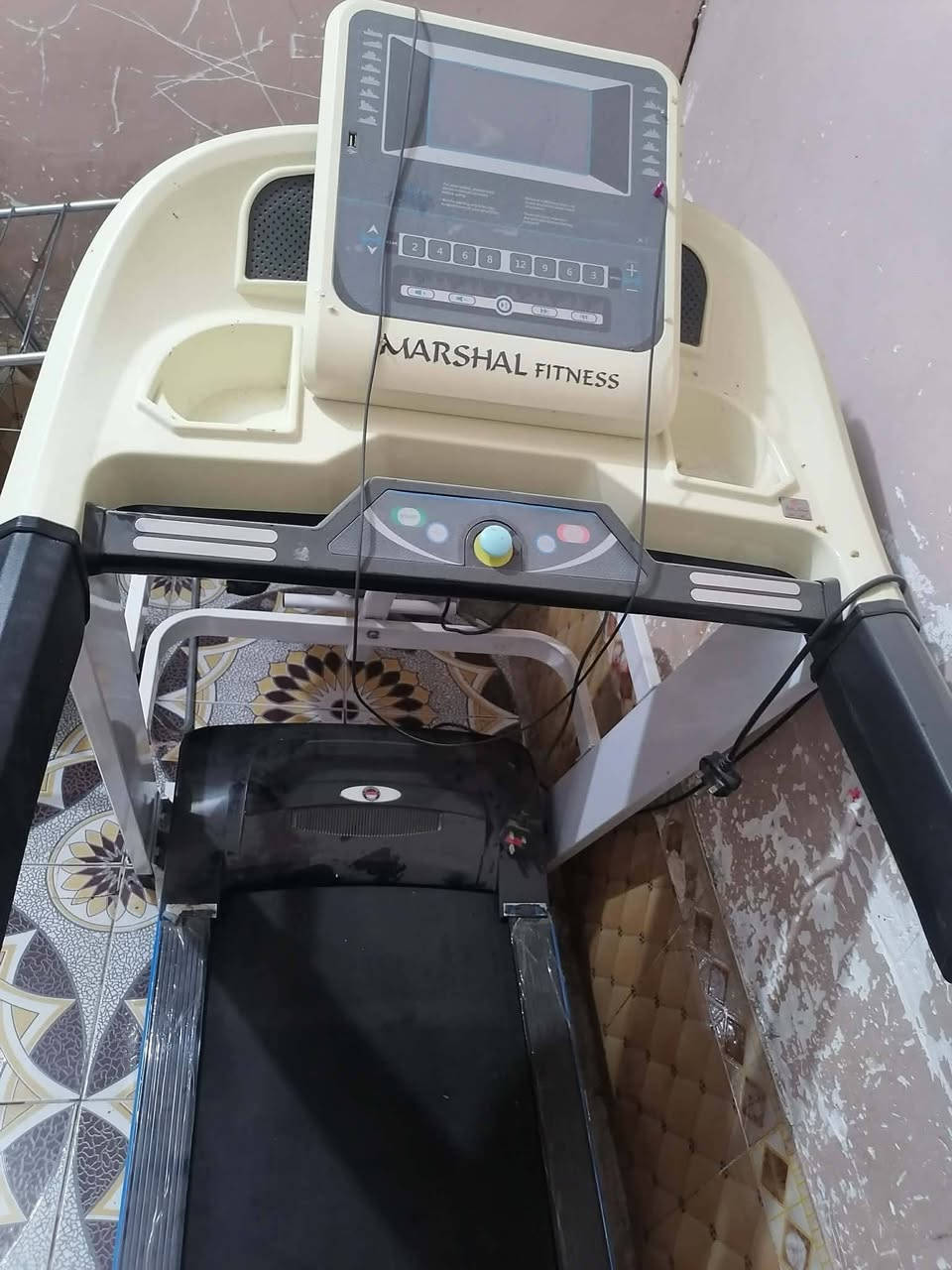 جهاز جري للبيع وزن 140 فتنس الامريكي  نضيف ما مستخدم السعر 500 وبي مجال مكان ناصريه مركز  اتصال ع رقم  ***********

