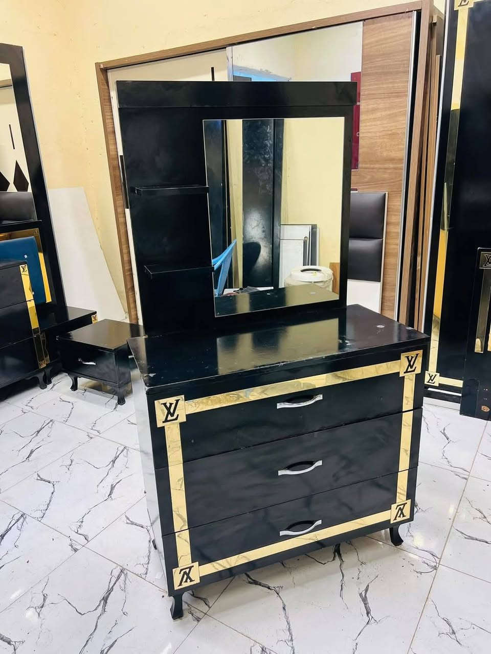 غرفة نوم مستعملة🇹🇷
نضافة80 ٪💯
عدد القطع / 5
نضام / أسلايت 💢 
375🔒
شد ونقل داخل بغداد مجاني🚛
يوجود توصيل محافضات


**إذا كنت صاحب هذا الإعلان وتريد حذفه لأي سبب، رجاءا أرسل رسالة إلى الدعم الفني**