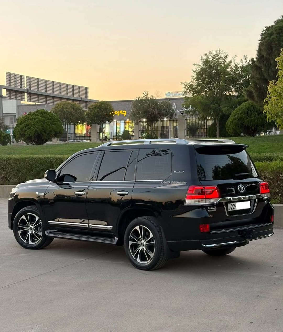 بيع او مراوس لاندكروز 2021 كراند تورنك V8 4.6 فول سبيشل ادشن🔴انسب سعر 538$
كشنات جلد 
كشنات كهرباء 3 دكم
فتحة سلايت
بصمة ابواب وتشغيل 
دشبول ليزري لكزز
8 ايرباك 
سقف شامو
3 شاشات 
كامراة 
جنطة كهرباء شفط
زراك لايت
شاحن هاتف لاسلكي
ثلاجة فريز
7 راكب 
تبريد مركزي 
دبل ماوس
رادار 
محرك 8 سلندر 4.6 المرغوب 
تشغيل عن بعد
أناره لدد قدم داخلية
فور ويل 4X4
مري كهرباء شفط قلاب واشارة بالمري
تحكمات فول السيارة وانظمة
حساسات امامي وخلفي 
لايتات زنون عدسة متحركة
كشاف زنون
لدد انارة دوسات
باقي مواصفات لاندكروزر كراند تورنك معروفة فول السيارة 
السيارة مكفولة كفالة عامة 
ماشية 78 الف كم حقيقي بالشرط
رقم اربيل الجديد شرط تحويل او وكالة
تضليل مروري بالسنوية جديد
سعر 538$ وماكو هيج سعر بالسوك
*********** /  اربيل

