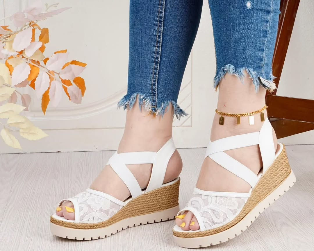 تم تكرار الموديل حسب طلب الزبائن
فلوريتان الاكثر راحة طبي كوالتي عالي
Size  3637 38 39 40 41
للحجز مراسله الصفحة او الوتساب *********** 
يوجد خدمة توصيل لجميع المحافظات
