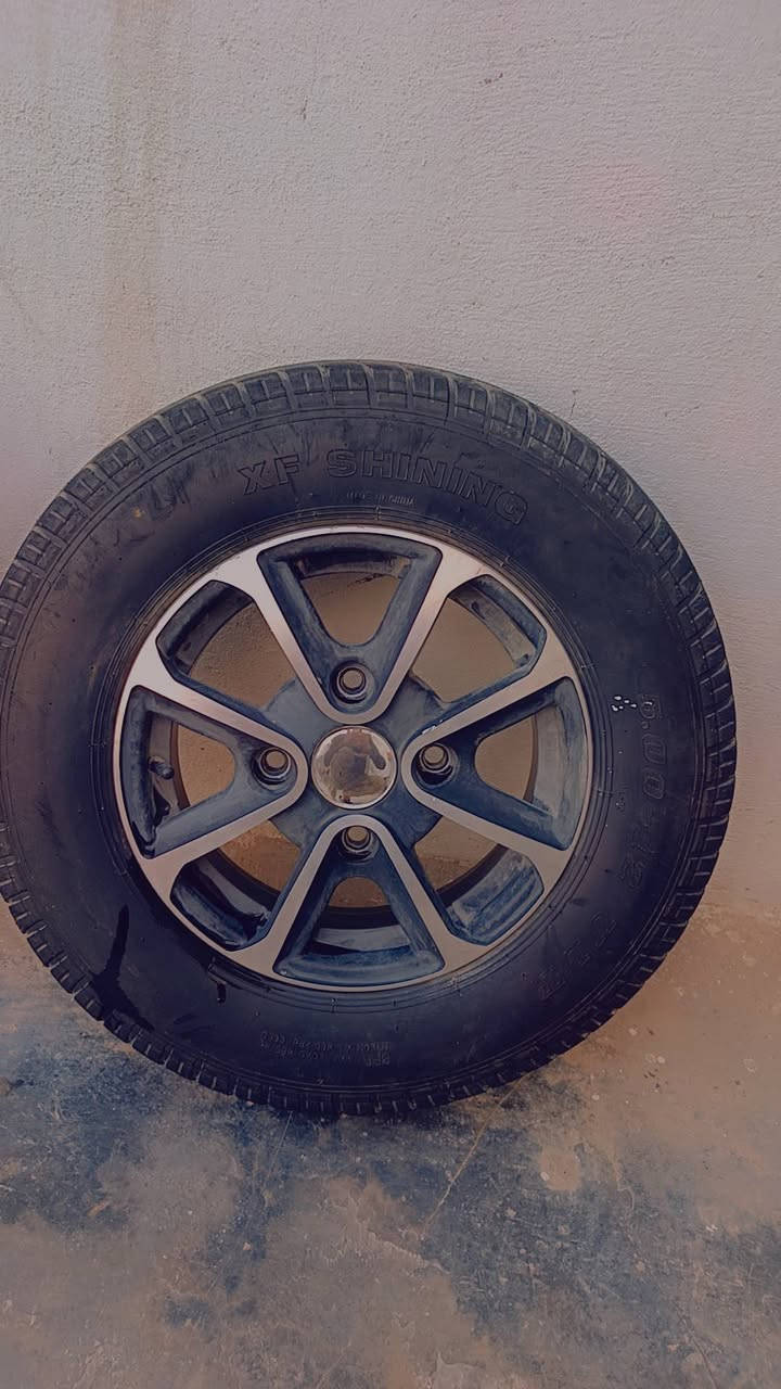 ويل كروم للبيع كامل زوج حجم ١٢كلش حلو سعر ها ٩٠بيه مجال ***********
