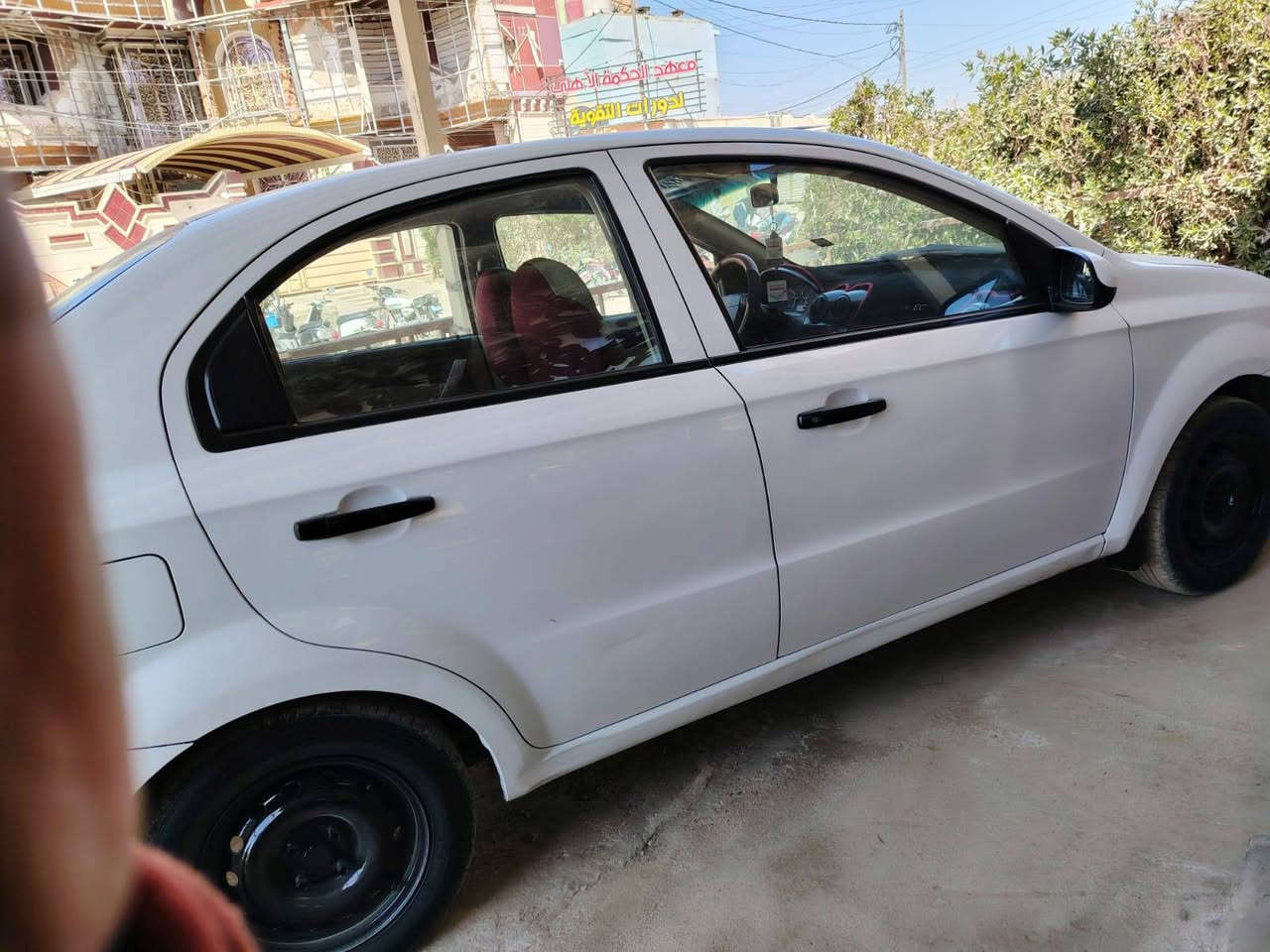 افيو موديل ٢٠١١ رقم كربلاء تختم تاير حدادية تبريد ثلج بيها شخوط فقط مابيها اي تبديل
السيارة حلوة سعر ٨٢ السيارة باسمي سنوية باسمي
موبايل ***********
