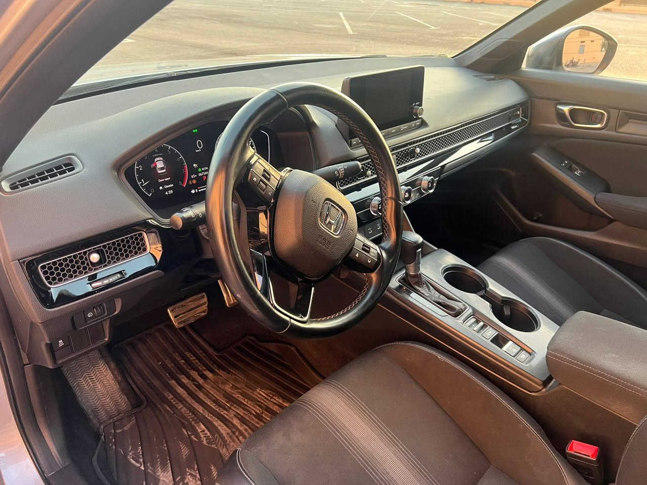 للبيع هوندا سفيك سبورت2025
حادث جاملغ الخلفي مصلح مع تبديل قبق جنطه
بصمة 
شاشة 
كاميرا دوارة 
نقطة عمياء
تحكمات ستيرن 
شفتات ستيرن 
تشغيل عن بعد 
تحديد مسار 
توقف ذاتي ثلاث وضعيات قيادة 
اوتو هولد 
سايد بريك 
محرك 2.0 
 مكاني بغداد 
***********
السعر 165
