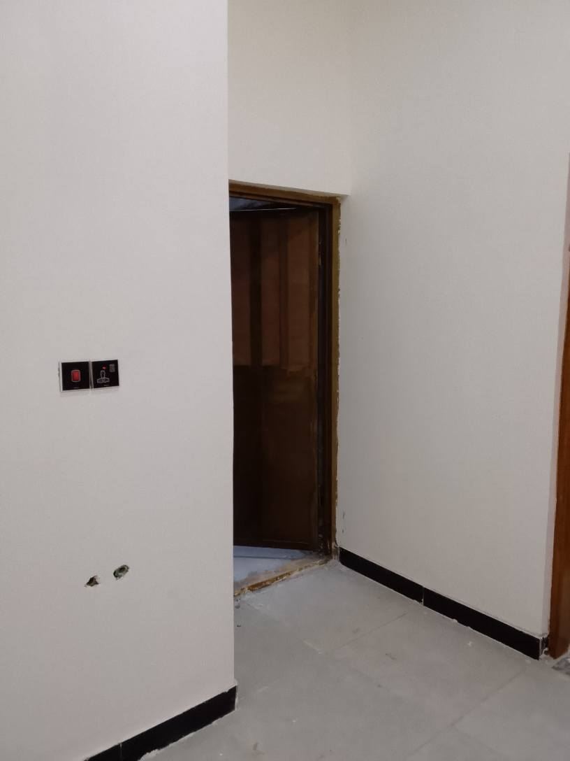 توفر لدينا بيت بمساحه 150 م تفاصيل البيت غرفتين صاله ومطبخ استقبال صحيه داخليه خارجيه طارمه والحديقه الموقع البصره قضاء شط العرب الجزيره الفيروزيه شارع16 حساب 67 وبمجال*********** البصرة, العراق
