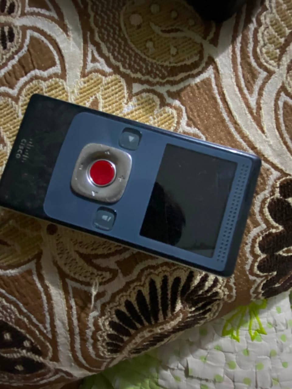 السلام عليكم.
كاميرات شغالات اثنينهن 
الرصاصيه تصوير فيديو 4k. شغاله كلشي مابيهه تشتغل بطاريه وتشتغل باتريات  
والثانيه الذهبيه تشتغل باتريات  تشتغل على نضام الفلم يعني انتيكه حلوه وهم شغاله شرط الفحص   انطي سعر مناسب وخذهن ثنينهن


**إذا كنت صاحب هذا الإعلان وتريد حذفه لأي سبب، رجاءا أرسل رسالة إلى الدعم الفني**