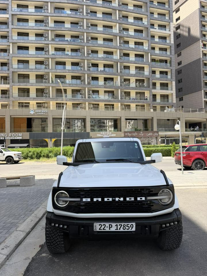 Ford bronco outer banks
برونكو اوتر بانكس فووول فووول
موديل 2023
ماشية ٣٨ميل
محرك اربعه سلندر 
مواصفات فول
خمس كامرات
شغال
رادار ٣٦٠
جديده جداً 
مكفوله بدون صبغ بدون تعديل وبدون تبديل بدون شخط بدون ايرباك 
كير و محرك و اكسل كله مكفول و ما مفتوح 
رقم اربيل 

سعر 310
0770 445 2620
