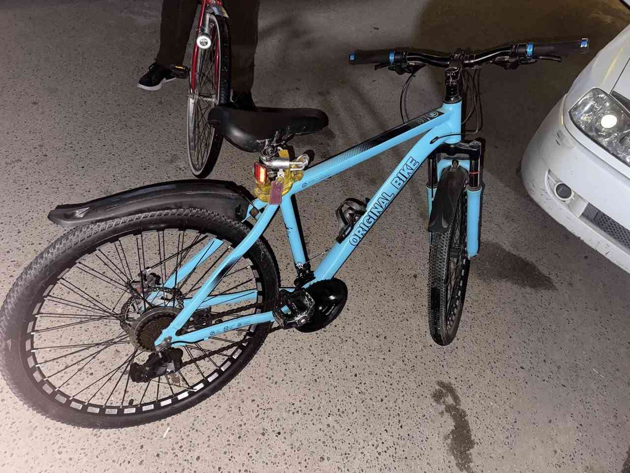 سلام عليكم ورحمة الله بايسكل 8كير امامي3 المنيوم جديد ممستخدم هواي اي نقص مابيه كله شغال كامل سعره 100الف رقمي *********** مكاني بغداد بياع حي التراث بضهر شارع الشبكه
