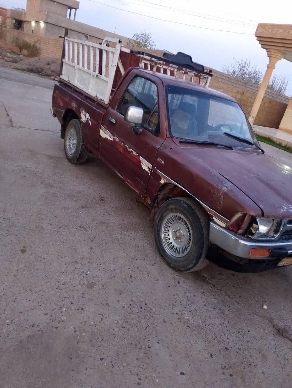 السلام عليكم بكم للبيع موديل 90محرك گير اكسن شرط السعر 16وبيها مجال الاستفسار على هاذة الرقم ***********
